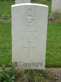 Reichswald Forest War Cemetery - Walters, Lionel